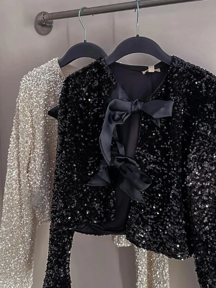 Blusa Cropped com Lantejoulas e Detalhe de Laços