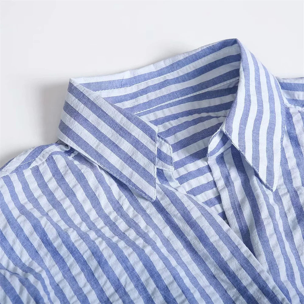 Camisa Casual a Rayas con Cuello de Solapa - Mangas Largas y Detalle de Botones
